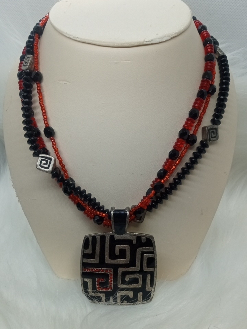 CHICO'S STATEMENT NECKLACE